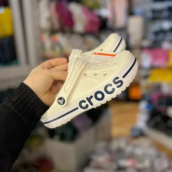 Crocs Pallets - Image 2