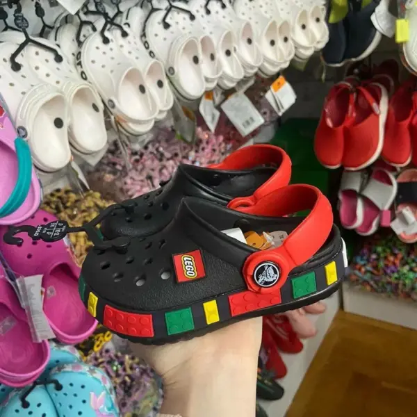 Wholesale Crocs Pallets |